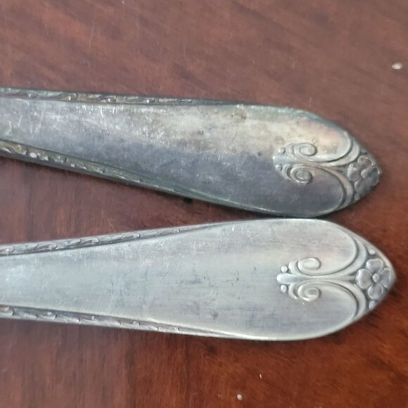 Vintage WM Rogers & Son IS Exquisite Silverplate Fork & Spoon Set - Picture 2 of 4